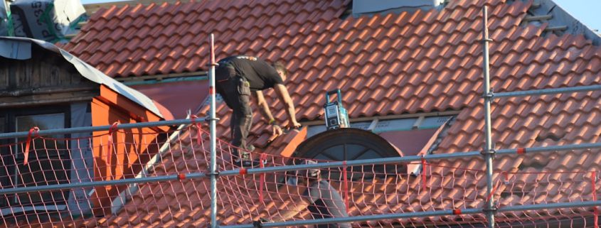 metal roofing contractor in savannah oaks or