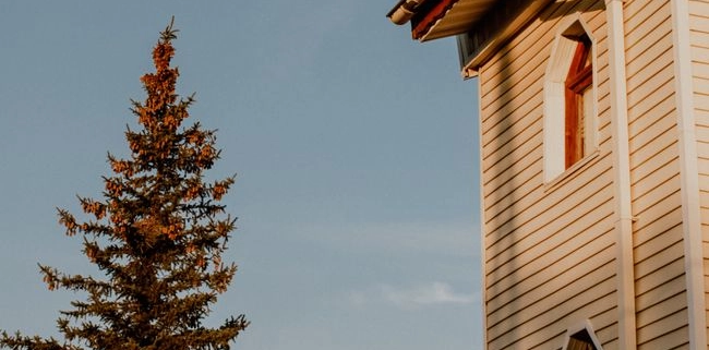clean gutter system on a residential home